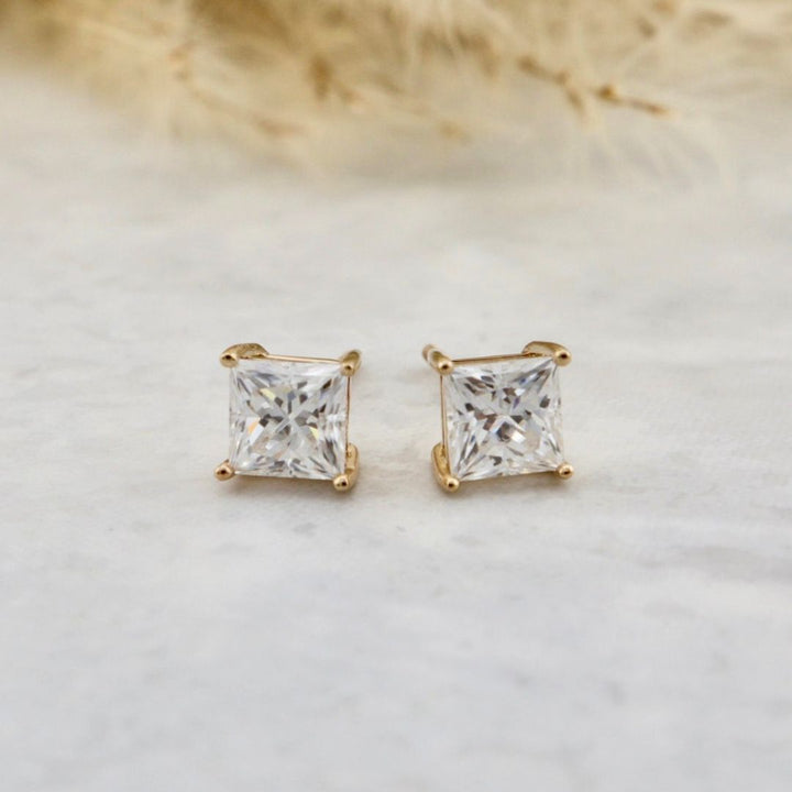 Boucles d'oreilles Princesse en or 14K et moissanites