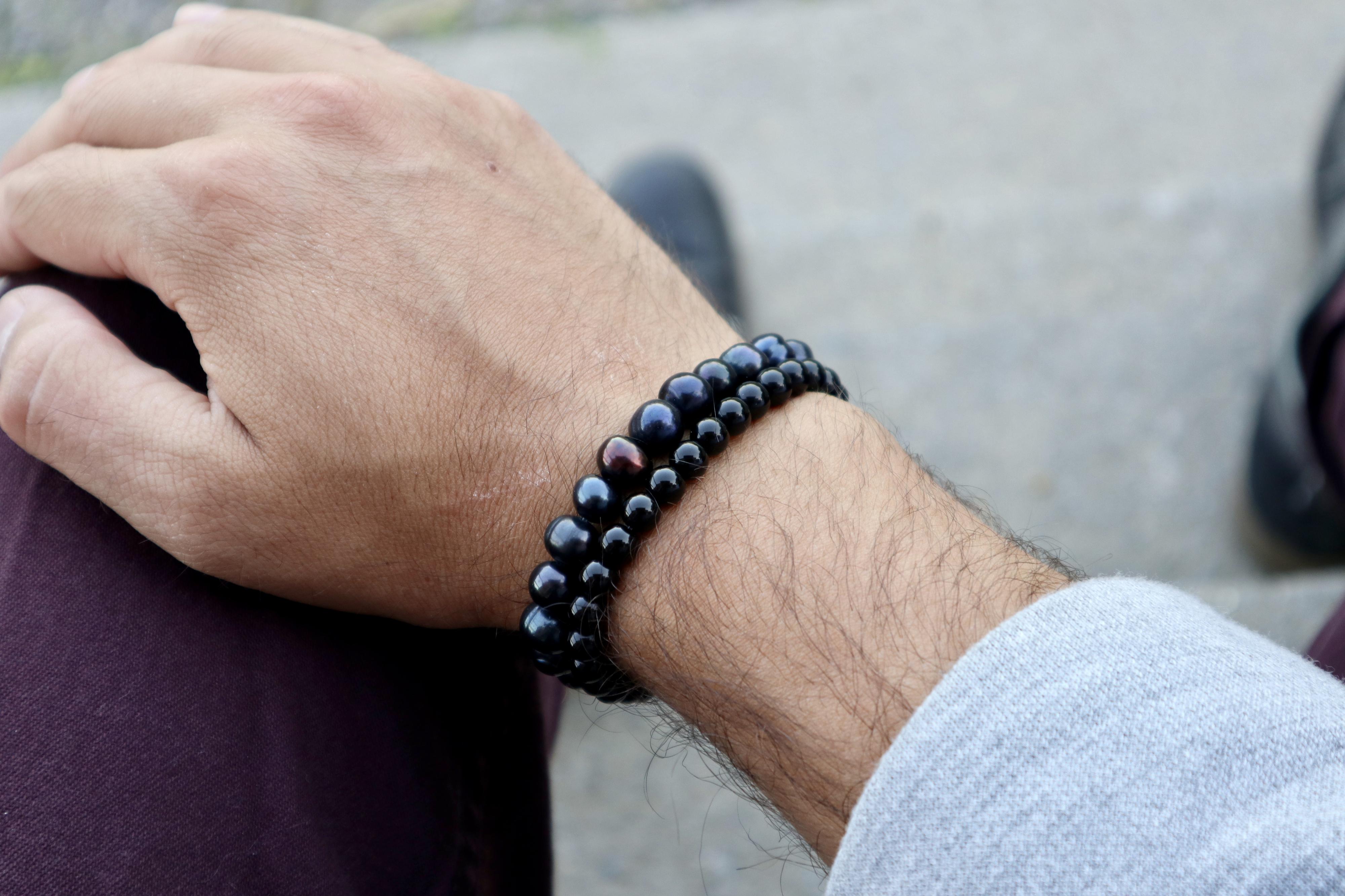 Combien porter de bracelets ? Comment ne pas en faire trop ou pas assez