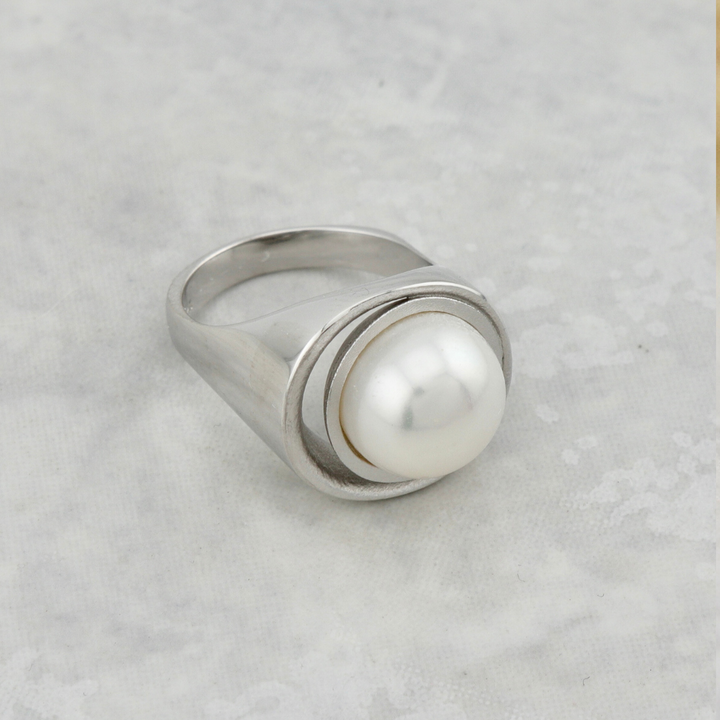 Bague en argent sterling et perle bouton