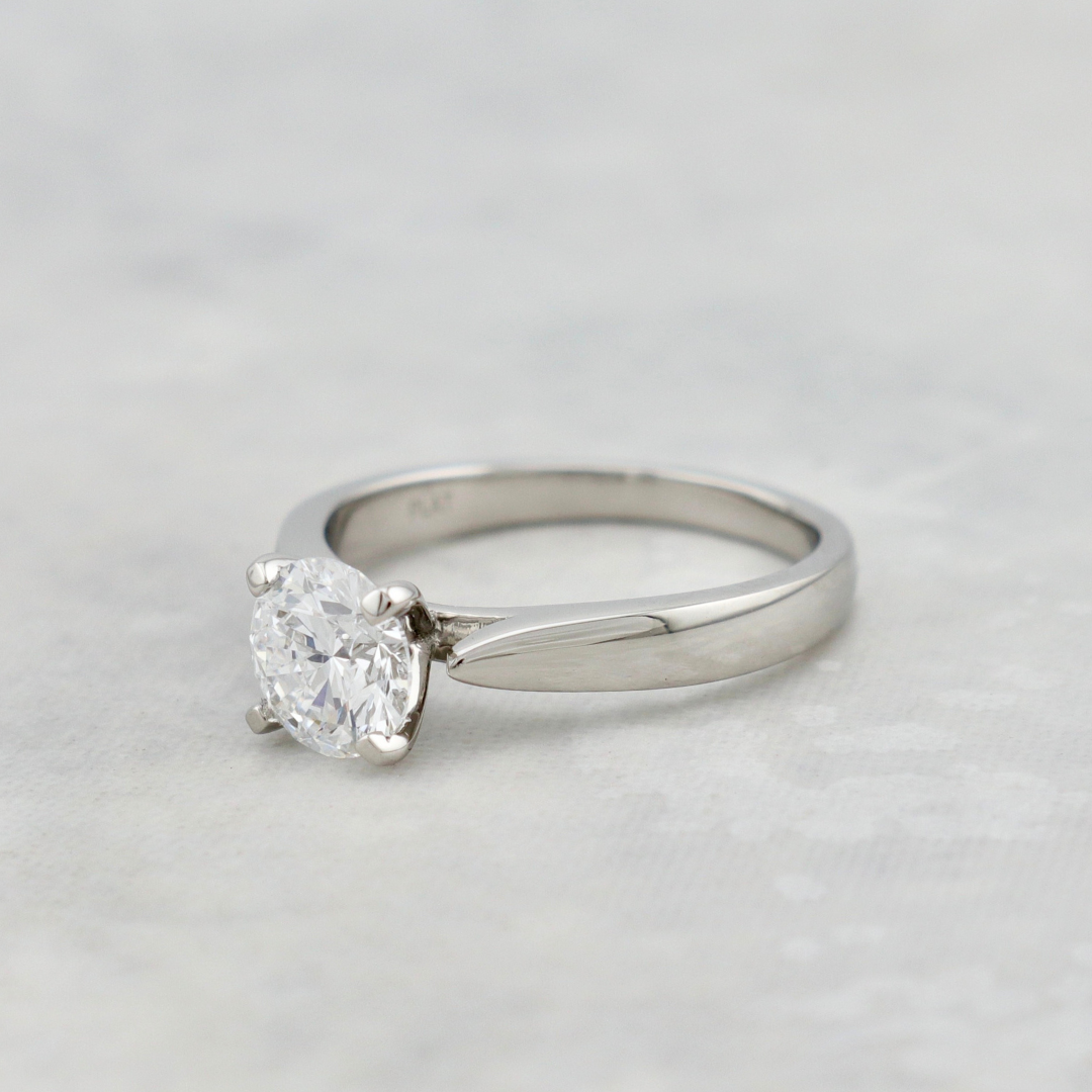 Bague solitaire Classique en platine et diamant 1,05 ct