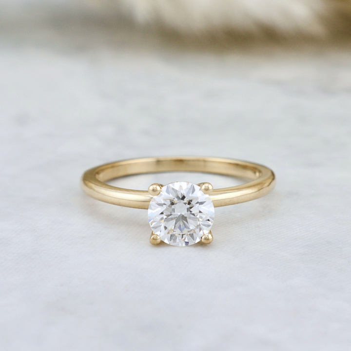 Classic 14K - 18K Gold and Round 0.5 - 1 ct Diamond