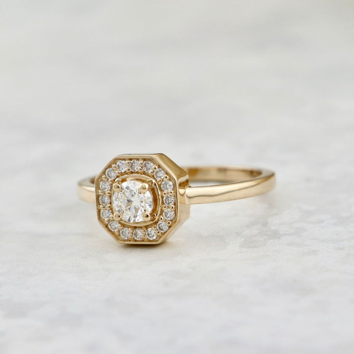 Art Deco 18K Gold and Diamond Ring