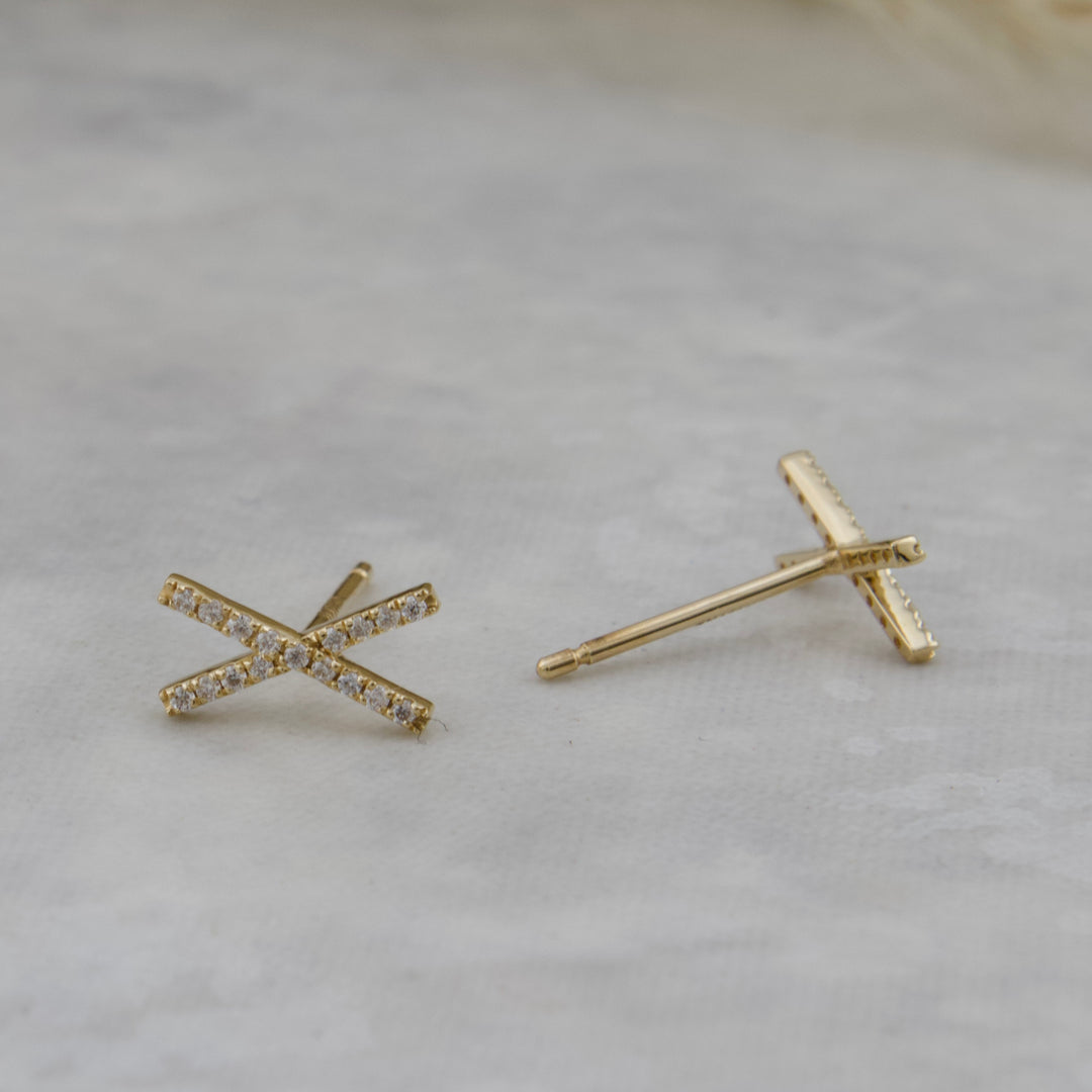 Boucles d'oreilles X en or 14K et moissanite