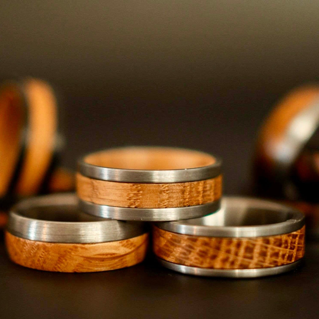 Bague en tungstène et bois de whisky