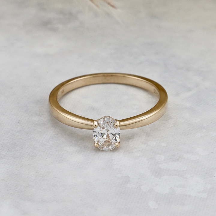 Bague solitaire Oval en or 14K et diamant 0,5 ct