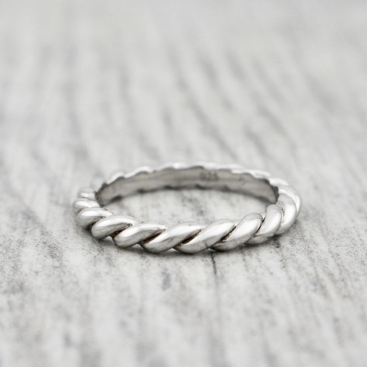 Torsade Sterling Silver Ring