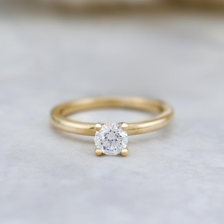 Classic 14K - 18K Gold and Round 0.5 - 1 ct Diamond