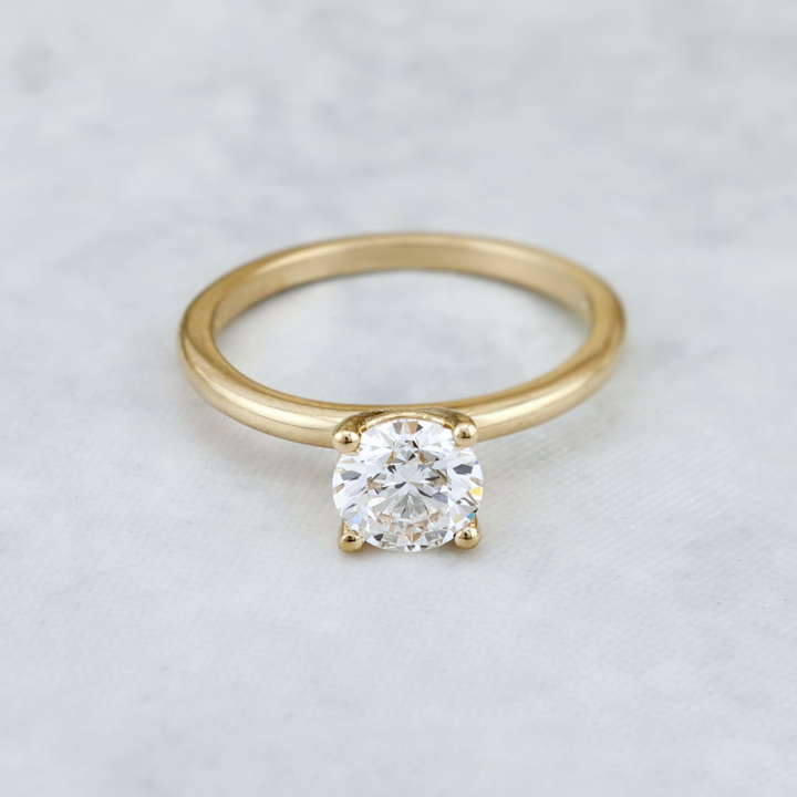 Classic 14K - 18K Gold and Round 0.5 - 1 ct Diamond