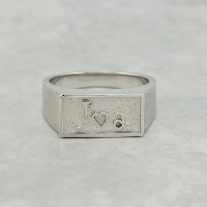Bague chevalière J’🤍A en argent sterling Mathieu Blanchard Bagues Bague chevalière sur mesure J’🤍A | Mathieu Blanchard Joaillerie Mathieu Blanchard Joaillerie