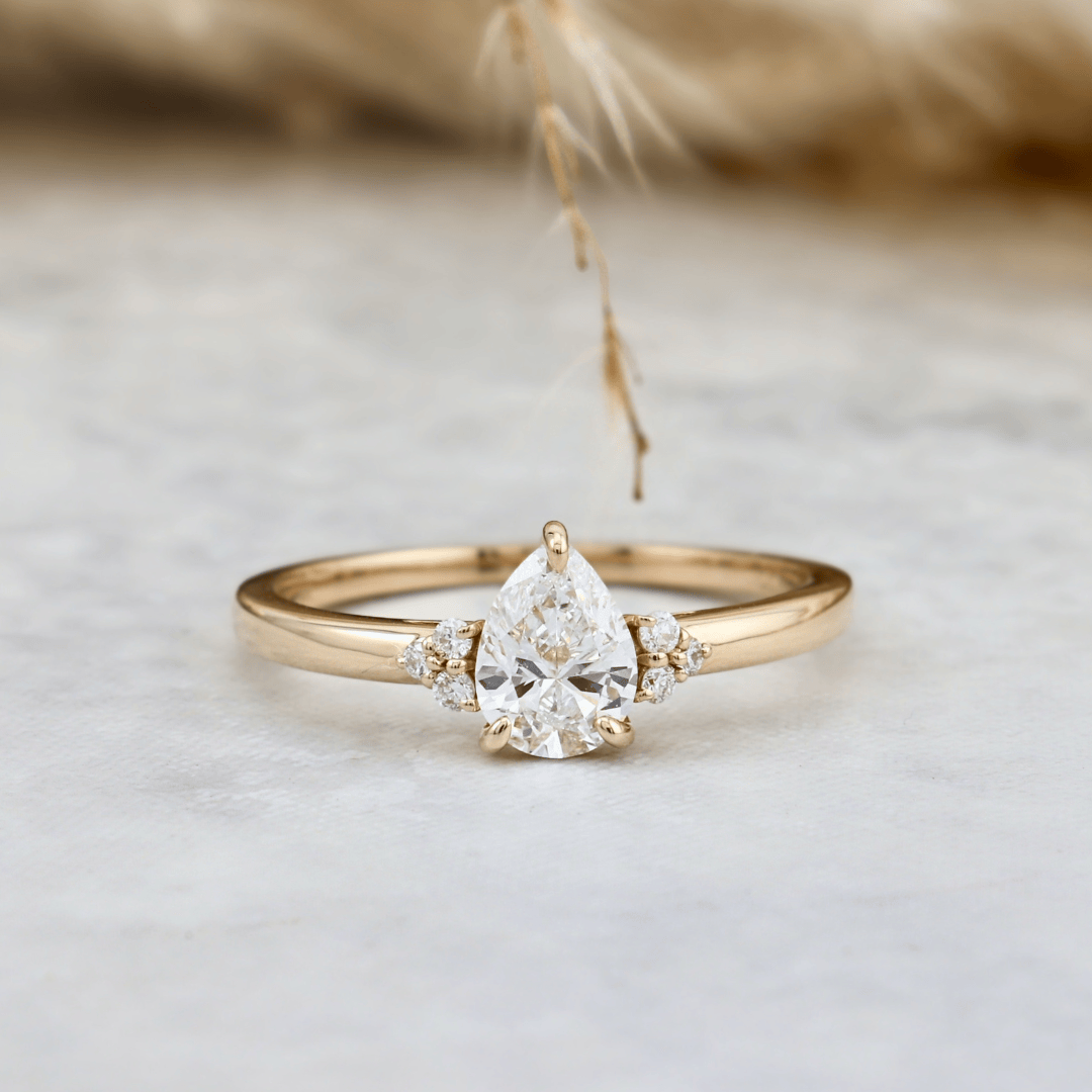 Bague Cluster et diamants - Bagues Bague Poire Cluster en diamants de laboratoire | Mathieu Blanchard Mathieu Blanchard Joaillerie
