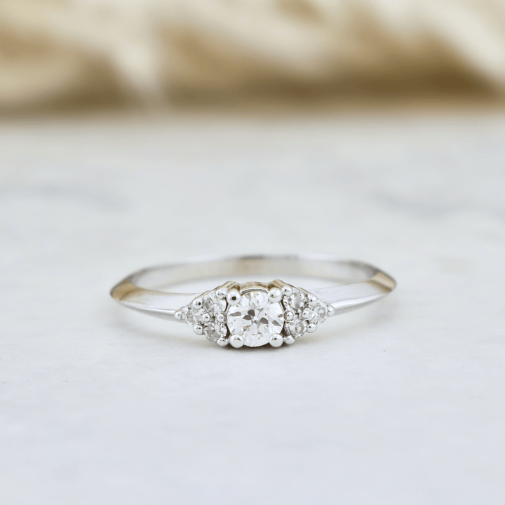 Bague Cluster et diamants Mathieu Blanchard Bagues Bague de fiançailles Cluster | Diamants | Mathieu Blanchard Joaillerie Mathieu Blanchard Joaillerie