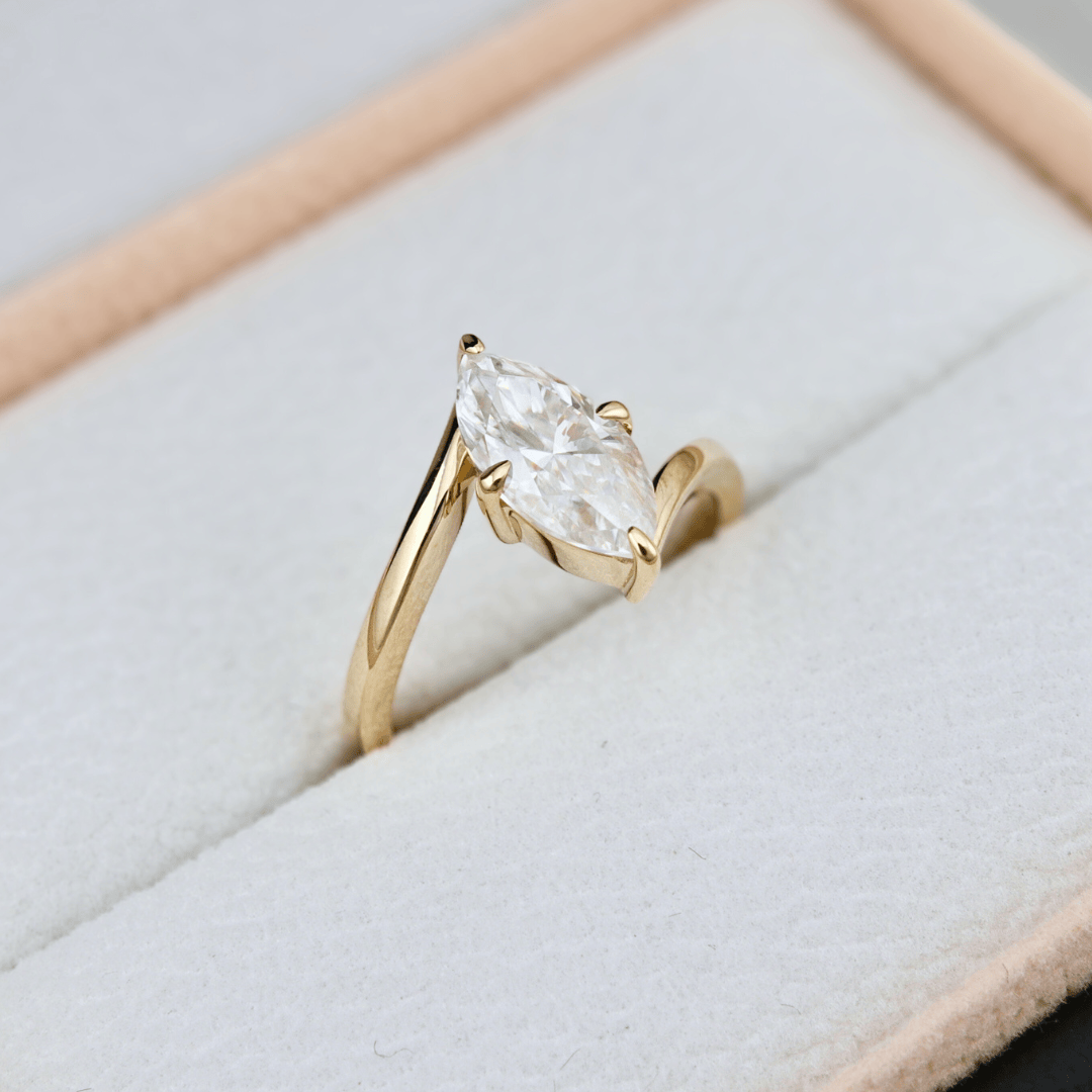 Bague Connexion Marquise Moissanite 1,5 ct Mathieu Blanchard Bagues Bague en or et moissanite marquise 1,5 ct | Mathieu Blanchard Mathieu Blanchard Joaillerie