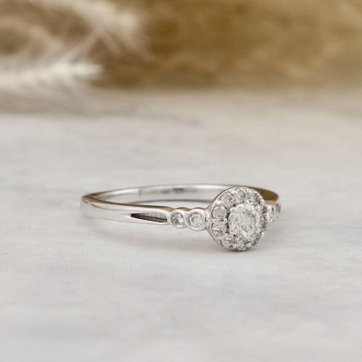 Bague diamant solitaire avec halo Mathieu Blanchard Bagues Bague de fiançailles Diamants 0.40 ctw | Mathieu Blanchard Joaillerie Mathieu Blanchard Joaillerie