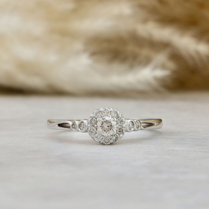 Bague diamant solitaire avec halo Mathieu Blanchard Bagues Bague de fiançailles Diamants 0.40 ctw | Mathieu Blanchard Joaillerie Mathieu Blanchard Joaillerie