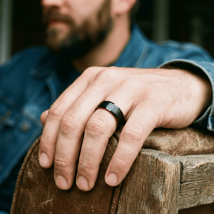 Roadtripmadewood Bagues Bague en tungstène et bois d'érable infusé rouge