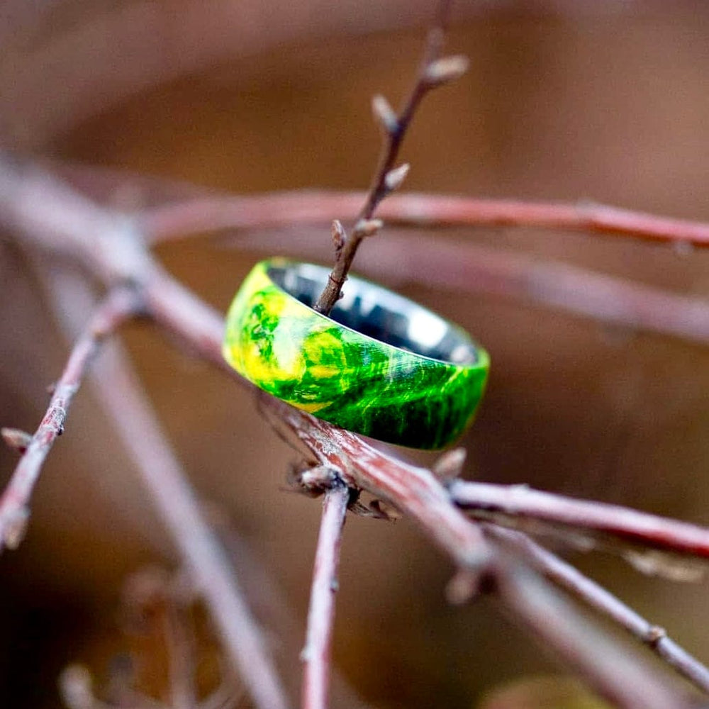 Roadtripmadewood Bagues Bague en tungstène et bois d'érable infusé vert