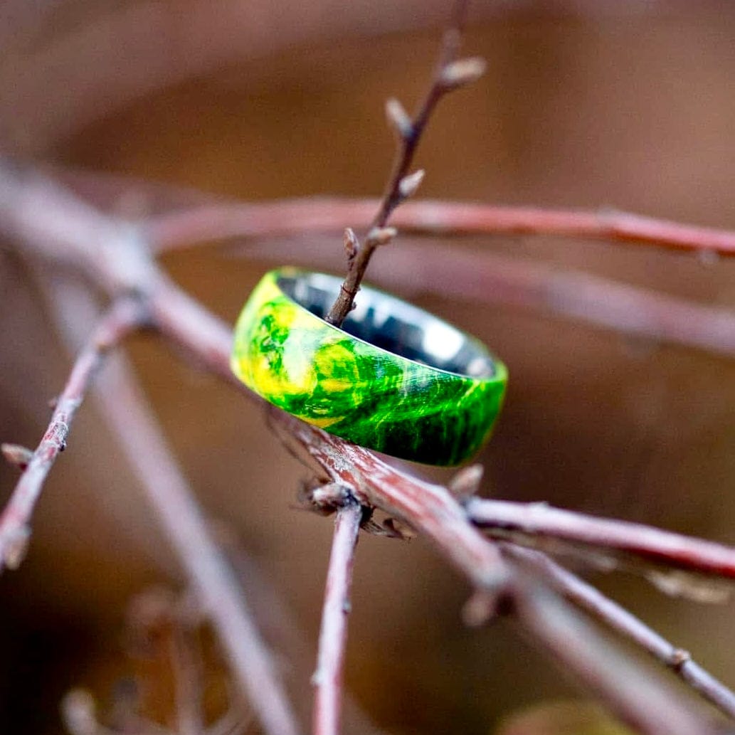 Roadtripmadewood Bagues Bague en tungstène et bois d'érable infusé vert