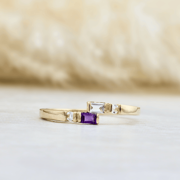 Bague et améthyste, topaze bleu &amp; blanc en or jaune 10K - Bagues Bague en or 10K et améthyste, topaze bleu &amp; blanc | Mathieu Blanchard Mathieu Blanchard Joaillerie
