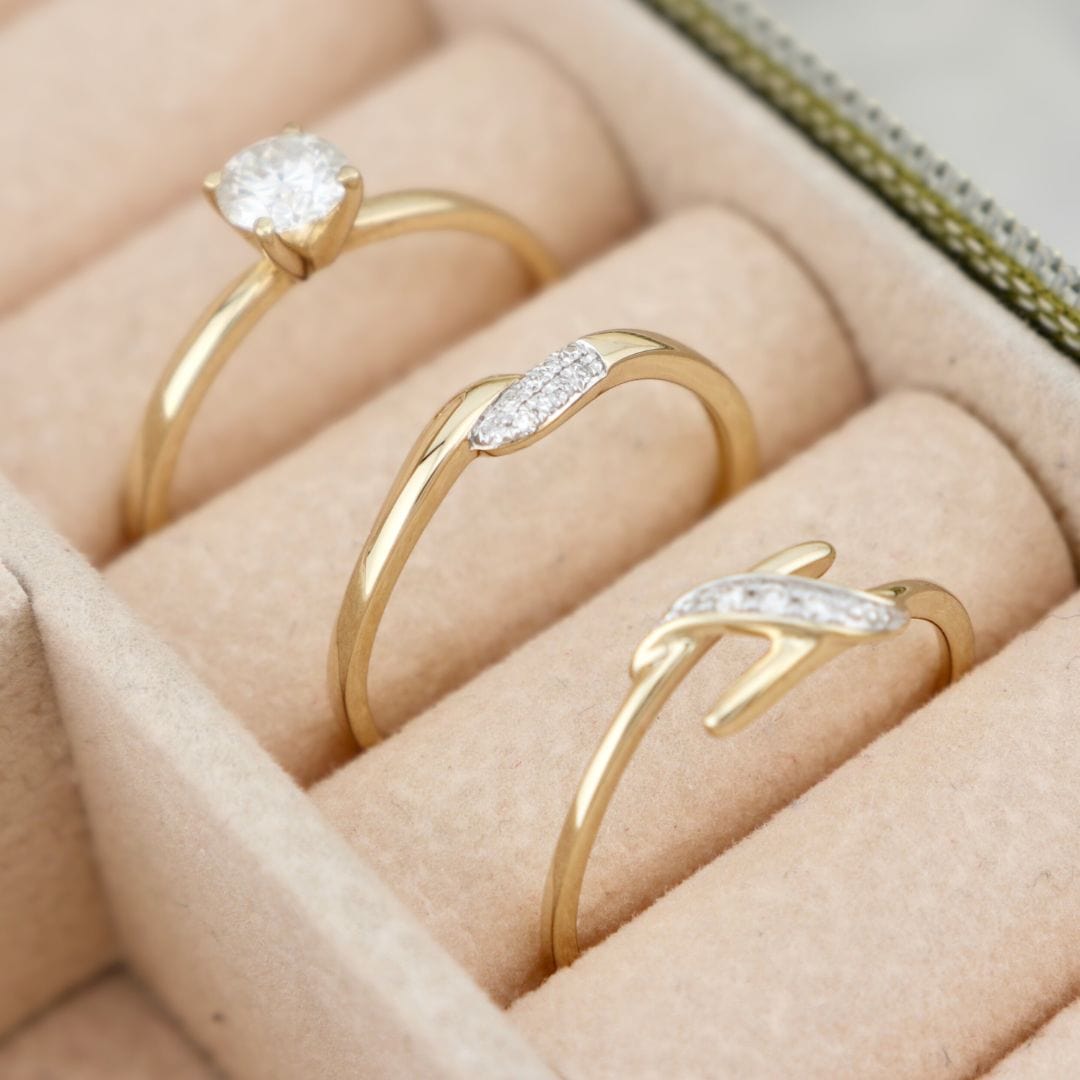Bague et diamants - Bagues Bague minimaliste en or 10K et diamants | Mathieu Blanchard Mathieu Blanchard Joaillerie