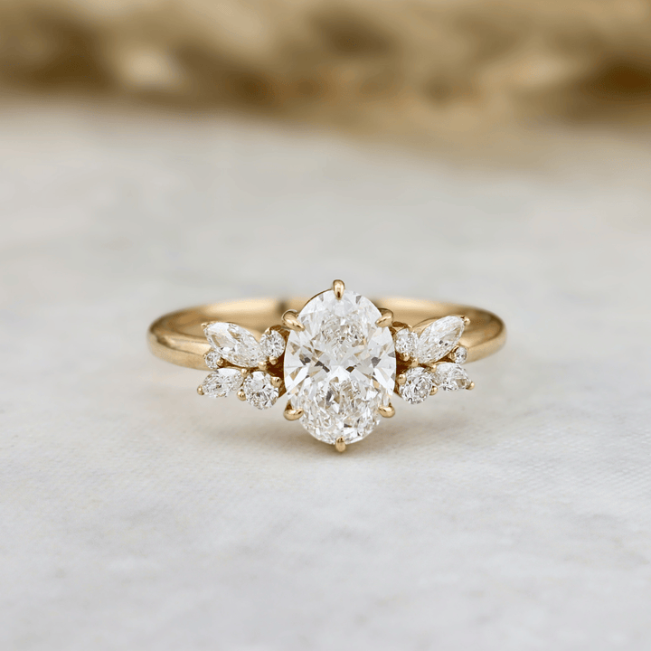 Bague Fancy et diamants Mathieu Blanchard Bagues 5 / Or jaune 14K PBA5OM17630S-5 Bague sur mesure Fancy | Diamant oval | Mathieu Blanchard Joaillerie Mathieu Blanchard Joaillerie