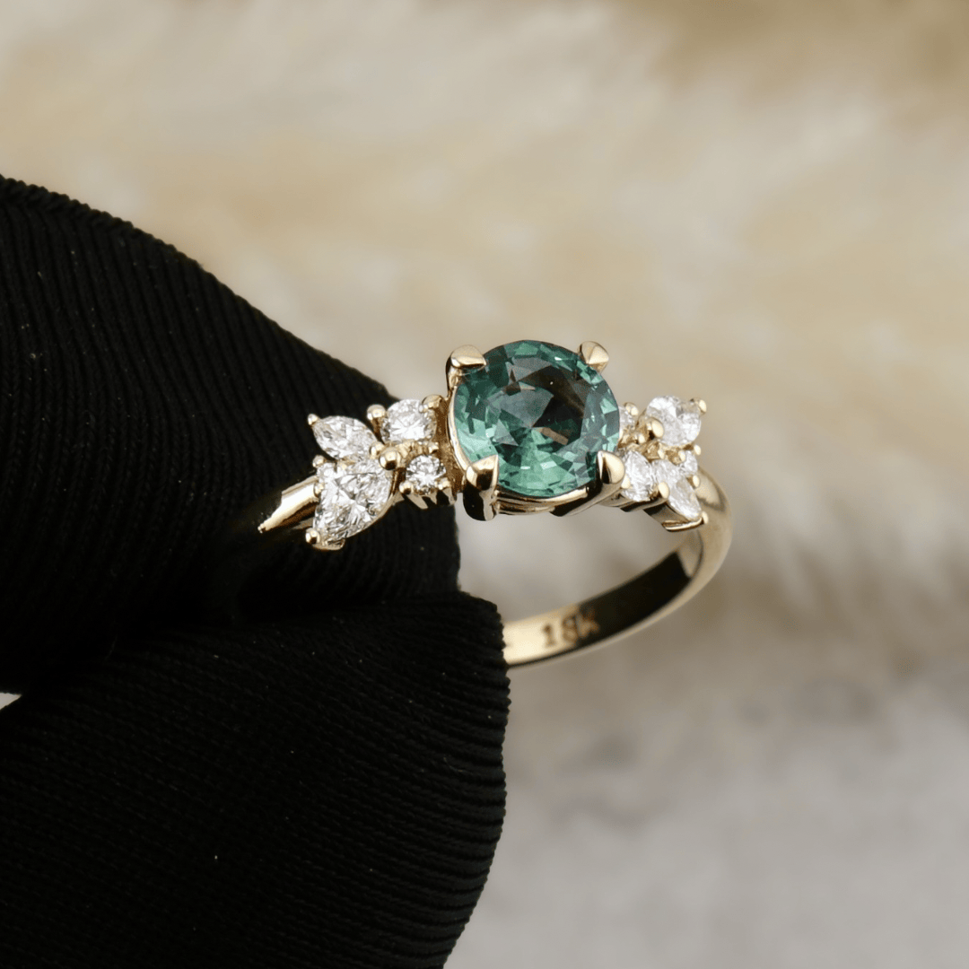 Bague Fancy Saphir Bleu Vert du Montana Mathieu Blanchard Bagues Bague Fancy Saphir Teal du Montana - Sur mesure | Mathieu Blanchard Mathieu Blanchard Joaillerie