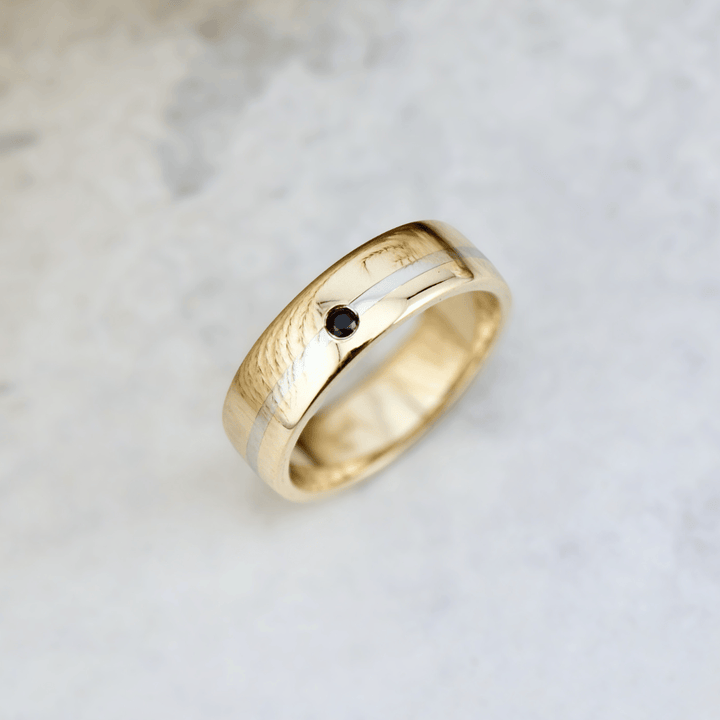 Bague Horizon et saphir Mathieu Blanchard Bagues Jonc de mariage 2 tons et saphir noir | Mathieu Blanchard Joaillerie Mathieu Blanchard Joaillerie