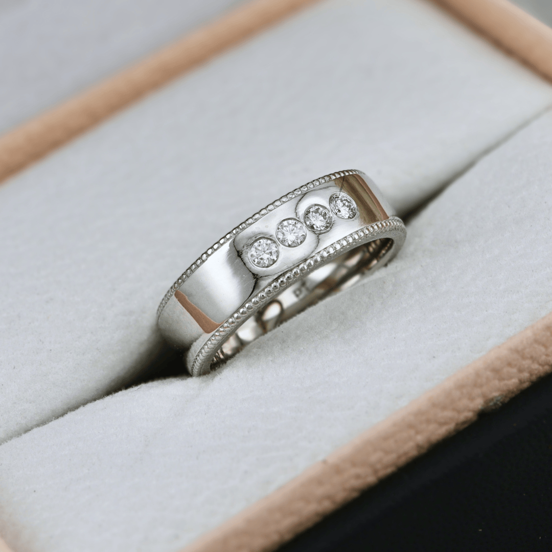 Bague Jonc Milgrain et Diamants Mathieu Blanchard Bagues Jonc de fiançailles en or 14K - 18K et 3 diamants| Mathieu Blanchard Mathieu Blanchard Joaillerie