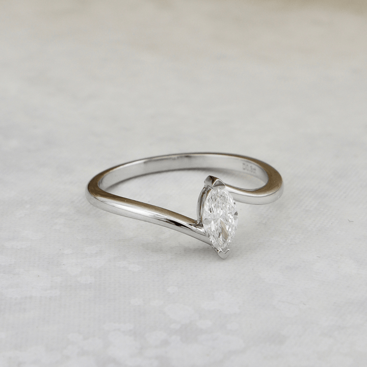 Bague Marquise et diamant 0,3 ct Mathieu Blanchard Bagues Bague Marquise en or 14K et diamant marquise 0,3ct | Mathieu Blanchard Mathieu Blanchard Joaillerie