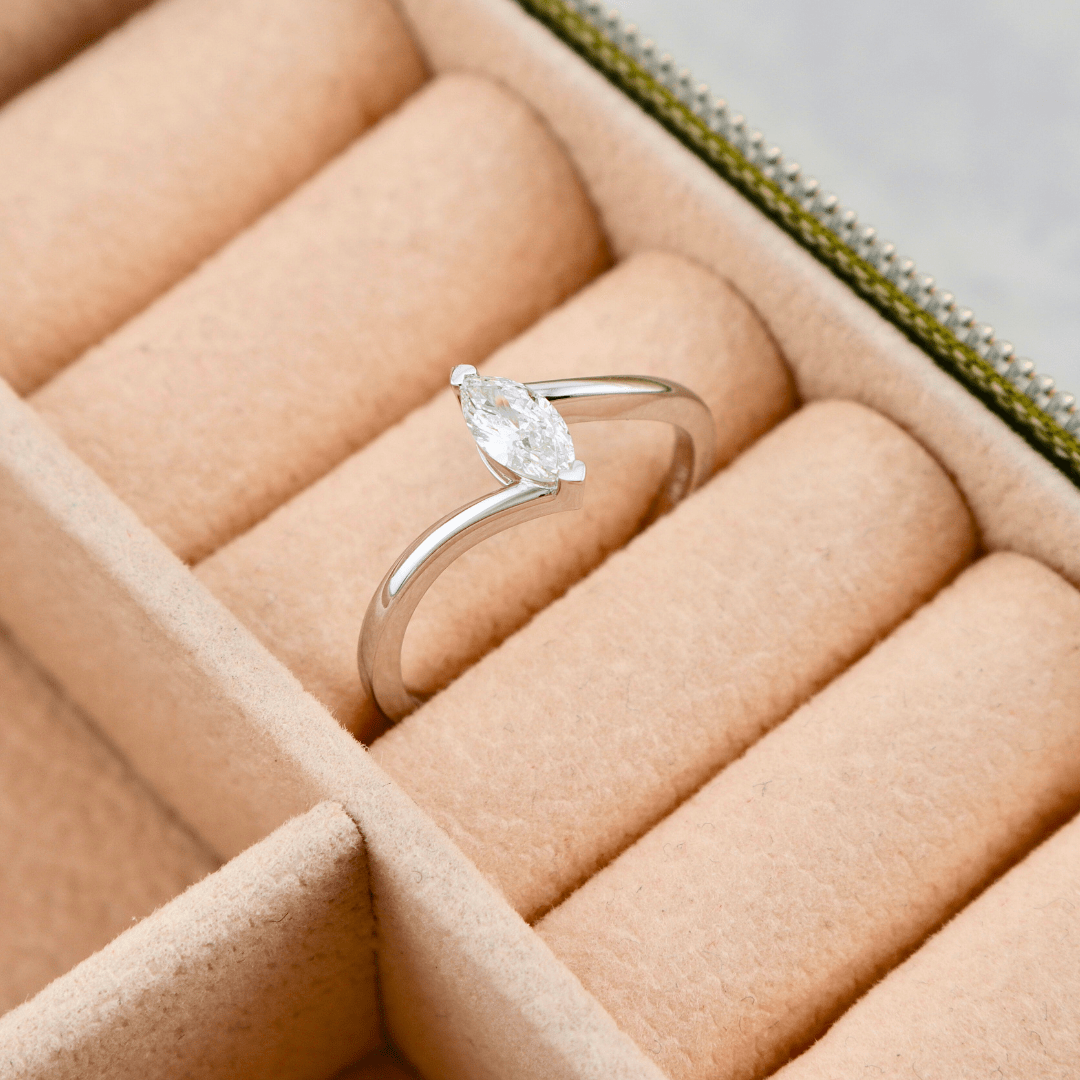 Bague Marquise et diamant 0,3 ct Mathieu Blanchard Bagues Bague Marquise en or 14K et diamant marquise 0,3ct | Mathieu Blanchard Mathieu Blanchard Joaillerie