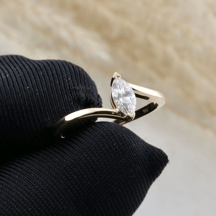 Bague Marquise et diamant 0,3 ct Mathieu Blanchard Bagues Bague Marquise en or 14K et diamant marquise 0,3ct | Mathieu Blanchard Mathieu Blanchard Joaillerie