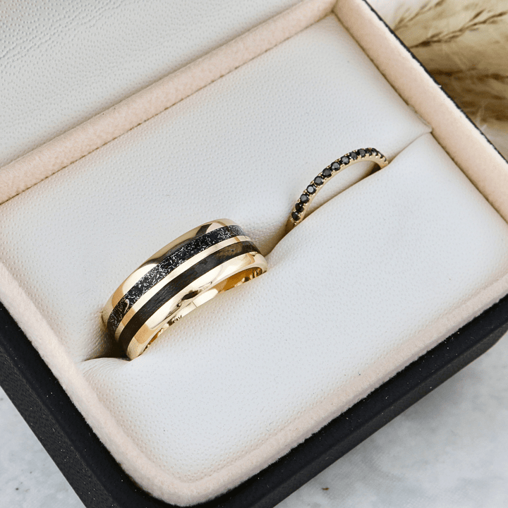 Bague Météorite et bois Mathieu Blanchard Bagues Jonc Poussières d’étoiles et bois | Mathieu Blanchard Joaillerie Mathieu Blanchard Joaillerie