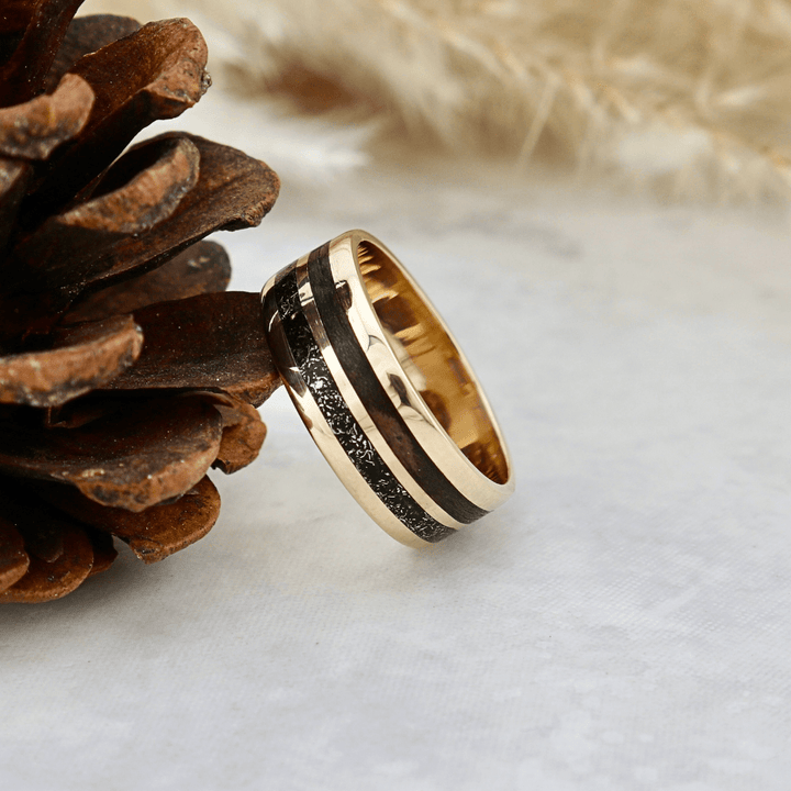 Bague Météorite et bois Mathieu Blanchard Bagues Jonc Poussières d’étoiles et bois | Mathieu Blanchard Joaillerie Mathieu Blanchard Joaillerie