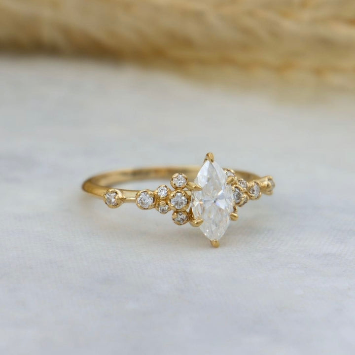 Bague Nuage Marquise Moissanites Mathieu Blanchard Bagues Solitaire Moissanite Marquise 0,5ct en or 10K ou 925 | Mathieu Blanchard Mathieu Blanchard Joaillerie