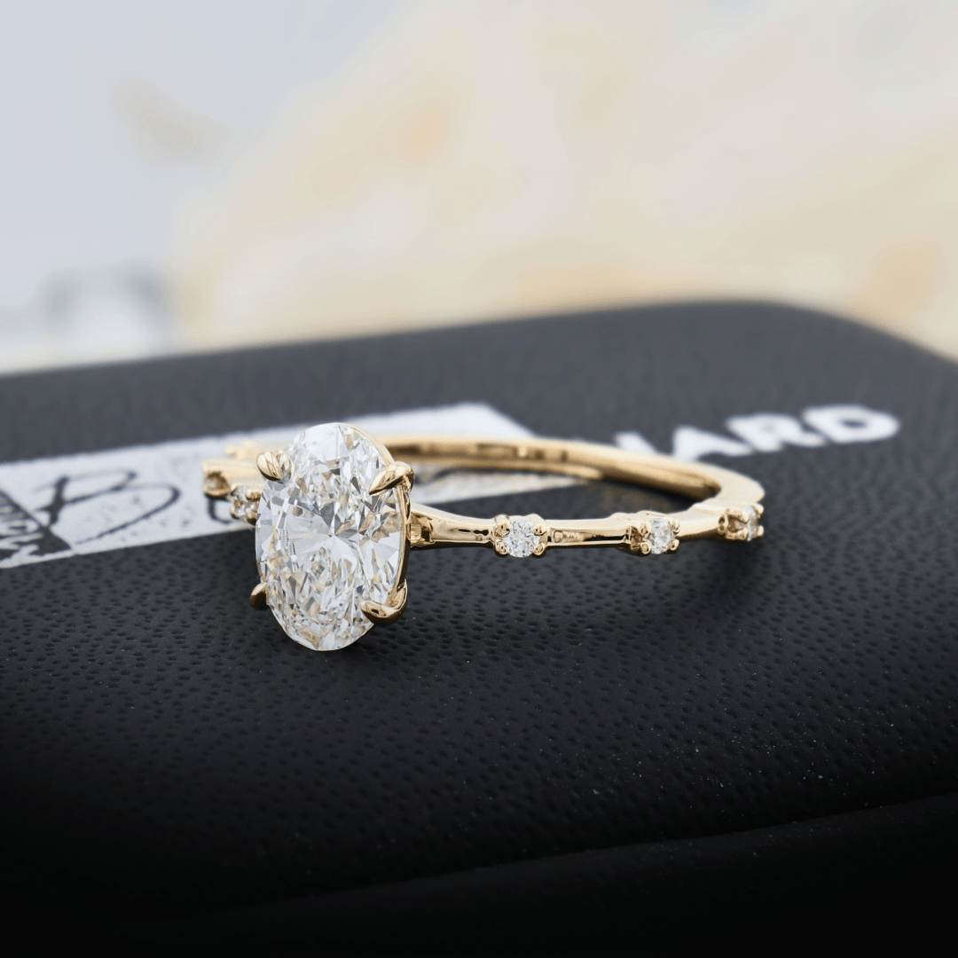 Bague Ovale et diamant 1ct Mathieu Blanchard Bagues Bague sur mesure Fancy | Diamant oval | Mathieu Blanchard Joaillerie Mathieu Blanchard Joaillerie