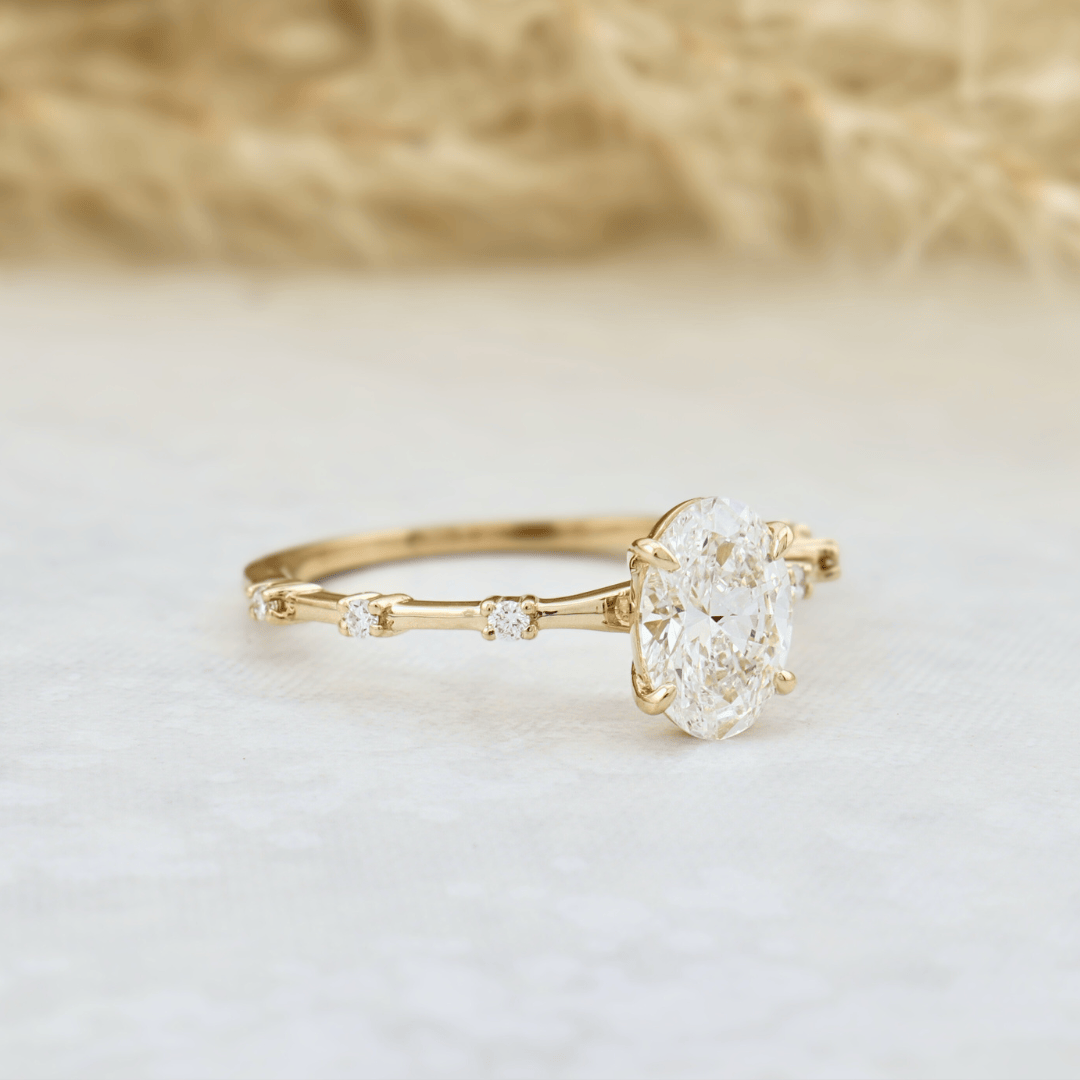 Bague Ovale et diamant 1ct Mathieu Blanchard Bagues Bague sur mesure Fancy | Diamant oval | Mathieu Blanchard Joaillerie Mathieu Blanchard Joaillerie