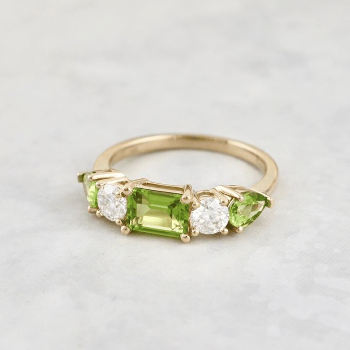 Bague, péridots et diamants Mathieu Blanchard Bague sur mesure avec péridots et diamants | Mathieu Blanchard Mathieu Blanchard Joaillerie