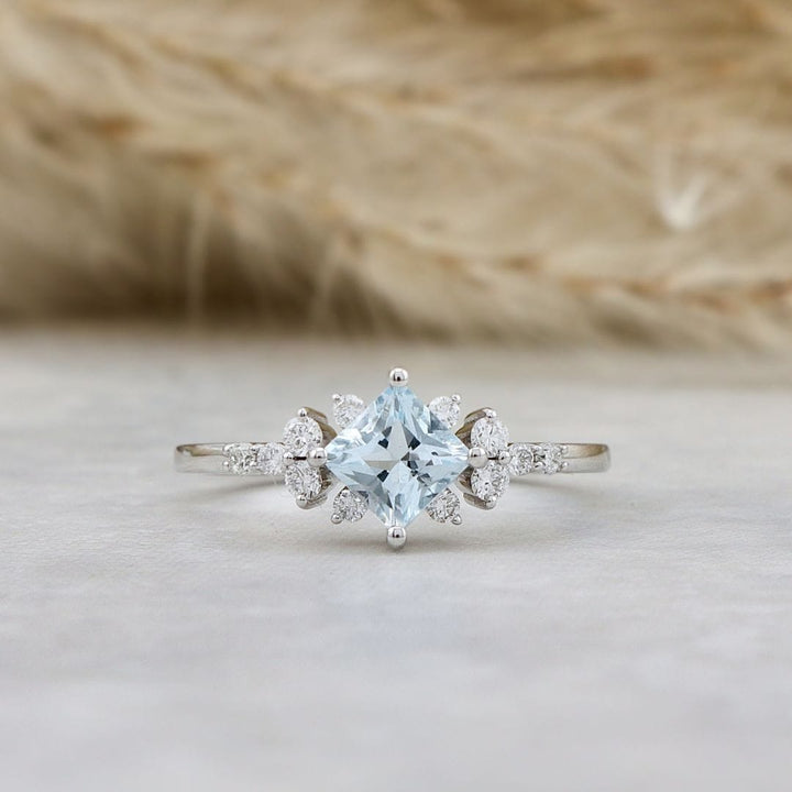 Bague Princesse Topaze et Diamant Mathieu Blanchard Bagues Bagues Princesse en or 14K - 18K, topaze et diamants | Mathieu Blanchard Mathieu Blanchard Joaillerie