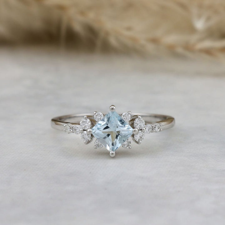 Bague Princesse Topaze et Diamant Mathieu Blanchard Bagues Bagues Princesse en or 14K - 18K, topaze et diamants | Mathieu Blanchard Mathieu Blanchard Joaillerie