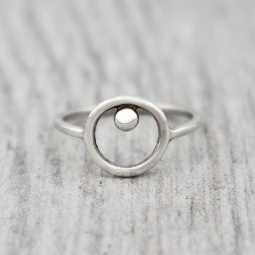 Audrey Seyer Bagues Bague Rond minimaliste en argent sterling