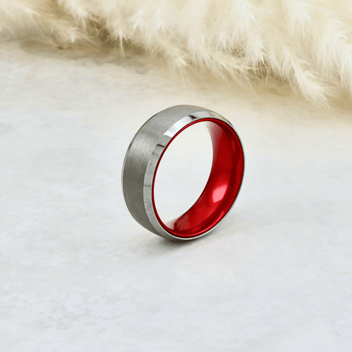 Bague Rouge Électrique en tungstène Roadtripmadewood Bagues Bague Rouge Électrique en tungstène | Mathieu Blanchard® Mathieu Blanchard Joaillerie