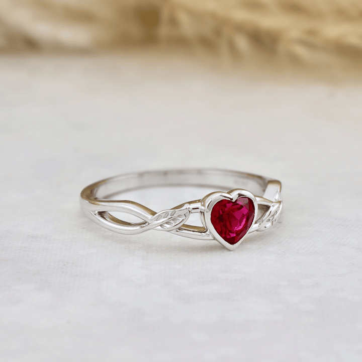 Bague Rubis Cœur Mathieu Blanchard Bagues Bague cœur rubis – Joaillerie sur mesure artisanale | Mathieu Blanchard Mathieu Blanchard Joaillerie