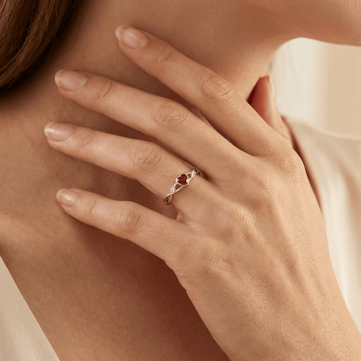Bague Rubis Cœur Mathieu Blanchard Bagues Bague cœur rubis – Joaillerie sur mesure artisanale | Mathieu Blanchard Mathieu Blanchard Joaillerie