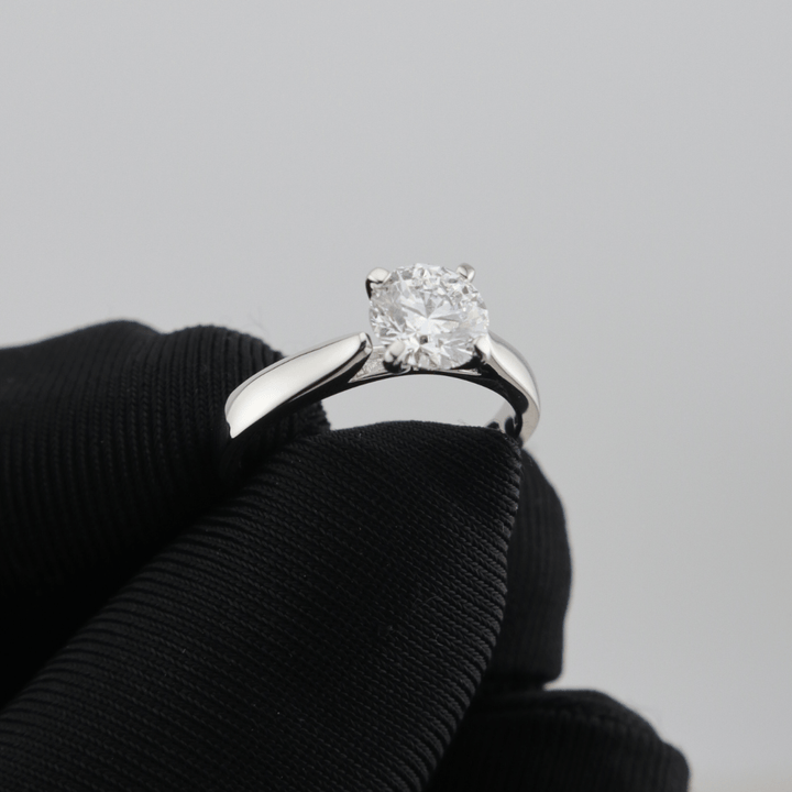 Mathieu Blanchard Bagues Bague solitaire Classique en platine et diamant 1,05 ct