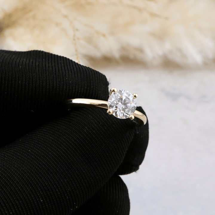 Bague solitaire Classique et diamant 0,5 1 ct Mathieu Blanchard Bagues Solitaire en or 14K - 18K et diamant rond 0,5 ct - 1.00 ct | Mathieu Blanchard Mathieu Blanchard Joaillerie
