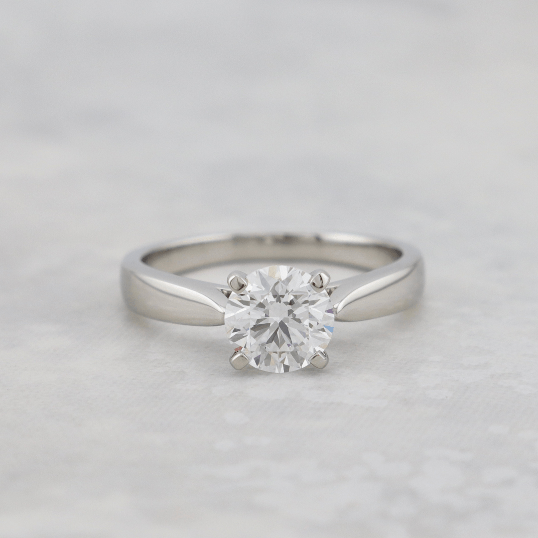Bague solitaire Classique et diamant 1,05 ct en platine Mathieu Blanchard Bagues Bague de fiançailles Solitaire en platine et diamant 1,05ct | Mathieu Blanchard Mathieu Blanchard Joaillerie
