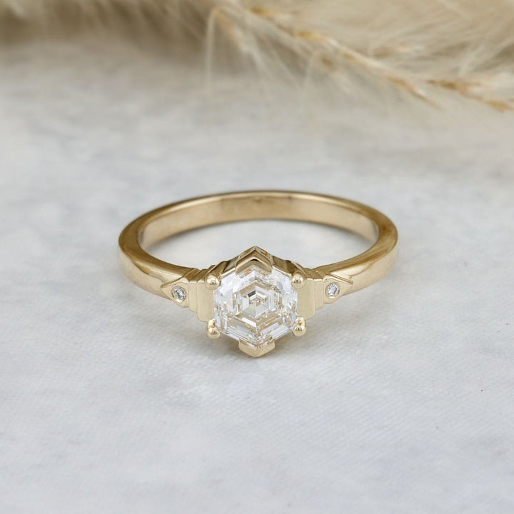 Bague Solitaire Diamant Hexagone 1 ct Mathieu Blanchard Bagues Bague Solitaire Diamant Hexagone 1 ct | Mathieu Blanchard Mathieu Blanchard Joaillerie