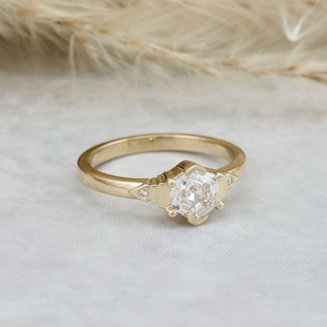 Bague Solitaire Diamant Hexagone 1 ct Mathieu Blanchard Bagues Bague Solitaire Diamant Hexagone 1 ct | Mathieu Blanchard Mathieu Blanchard Joaillerie