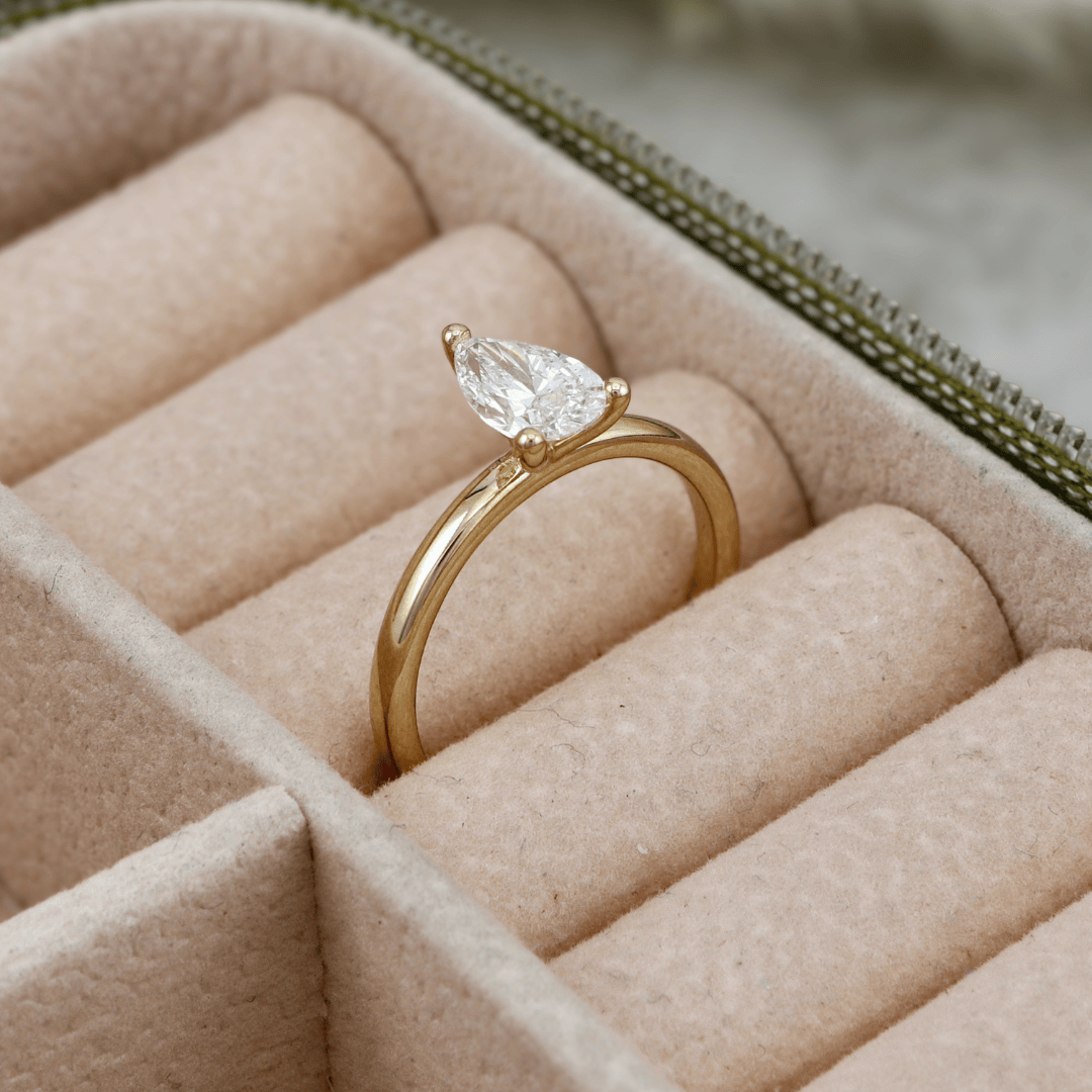 Bague solitaire Diamant Poire Mathieu Blanchard Bagues Bague Solitaire en or 14K - 18K et diamant poire 0,5ct | Mathieu Blanchard Mathieu Blanchard Joaillerie