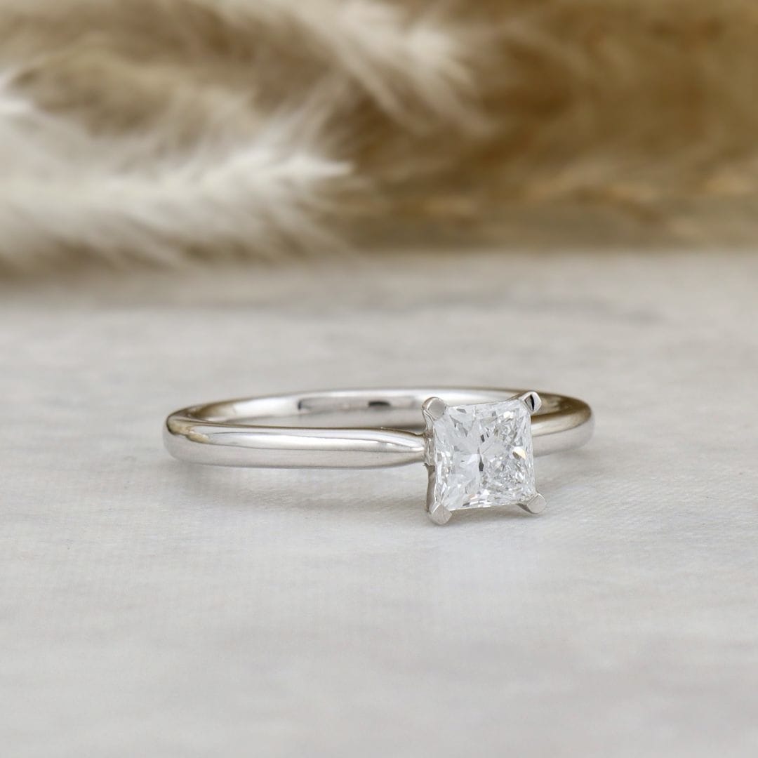 Bague solitaire diamant princesse 0,5 ct Mathieu Blanchard Bagues Solitaire Diamant de laboratoire Princesse 0,5ct | Mathieu Blanchard Mathieu Blanchard Joaillerie