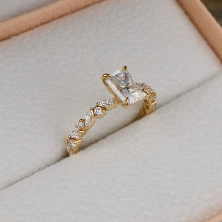 Mathieu Blanchard Bagues Bague solitaire - Diamant Radiant &amp; Marquise